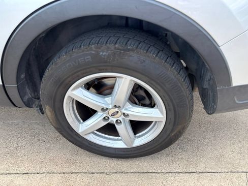 Used 2019 Ford Explorer XLT FWD image 10