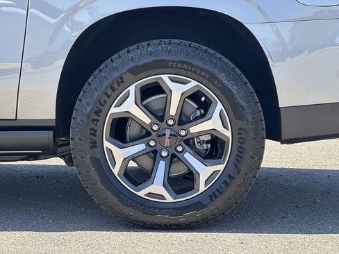 New 2026 GMC Yukon XL AT4 Ultimate w/ LPO, Floor Liner Package AWD/4WD image 32