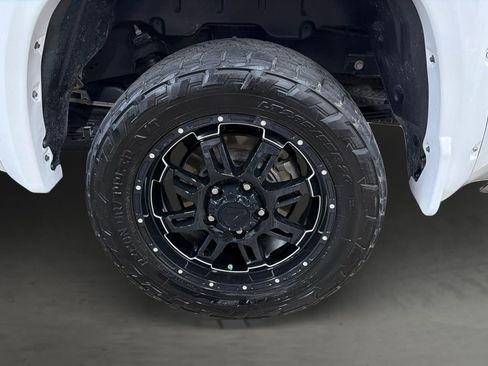 Used 2017 Toyota Tundra SR5 w/ SR5 Upgrade Package image 15