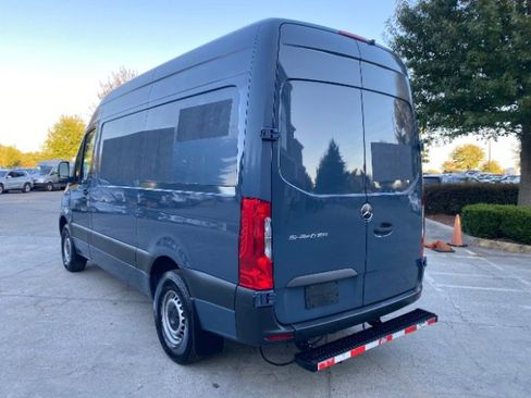 Used 2019 Mercedes-Benz Sprinter 144 image 3