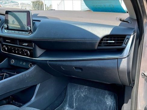 Used 2021 Nissan Rogue S AWD/4WD image 24