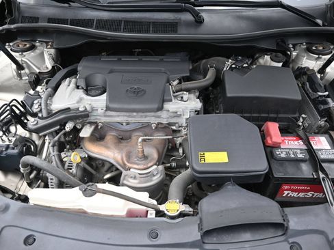 Used 2014 Toyota Camry XLE w/ Leather Package FWD image 29