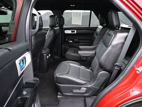 Used 2022 Ford Explorer ST w/ Equipment Group 401A AWD/4WD image 16