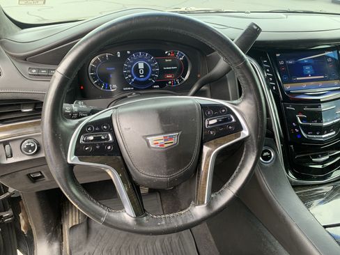 Used 2017 Cadillac Escalade Platinum AWD/4WD image 17