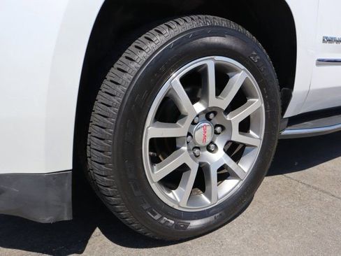 Used 2016 GMC Yukon XL Denali w/ Open Road Package AWD/4WD image 8