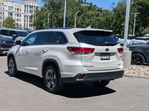 Used 2018 Toyota Highlander Limited Platinum AWD/4WD image 5
