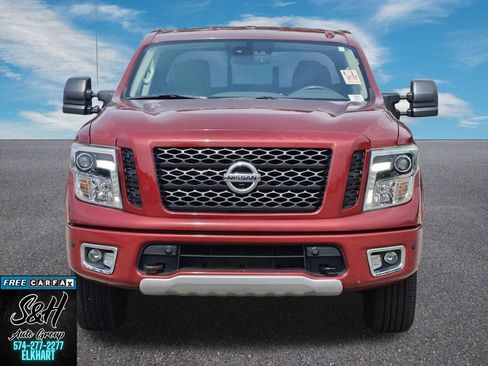 Used 2018 Nissan Titan PRO-4X w/ Pro-4x Convenience Package AWD/4WD image 13