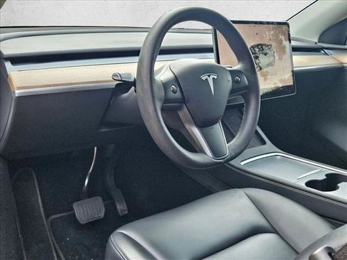 Used 2023 Tesla Model Y Long Range AWD/4WD image 9