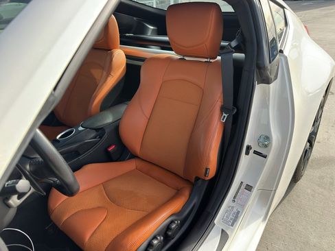 Used 2016 Nissan 370Z Touring image 25