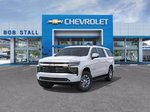 New 2026 Chevrolet Suburban LT w/ Comfort Package AWD/4WD image 8