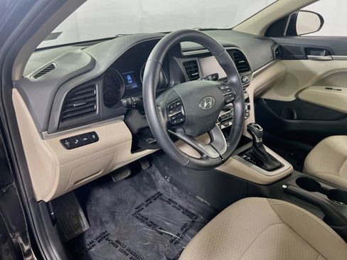 Used 2020 Hyundai Elantra Value Edition FWD image 9