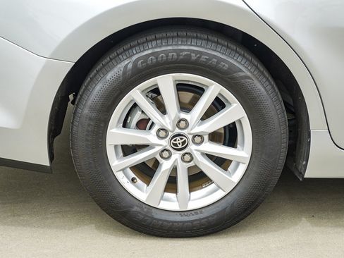 Used 2025 Toyota Camry LE FWD image 12