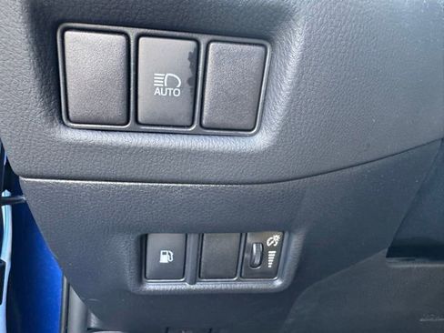 Used 2021 Toyota C-HR XLE FWD image 15