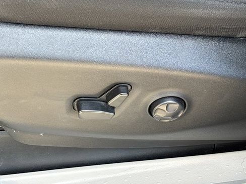 Used 2024 Chrysler Voyager LX FWD image 22