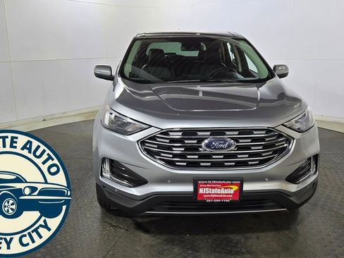 Used 2023 Ford Edge Titanium image 2