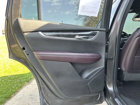 Used 2020 Cadillac XT6 Premium Luxury image 11