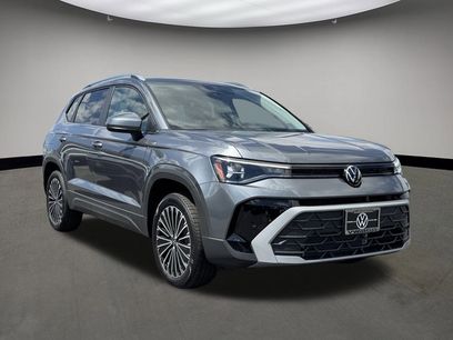 New 2025 Volkswagen Taos SE