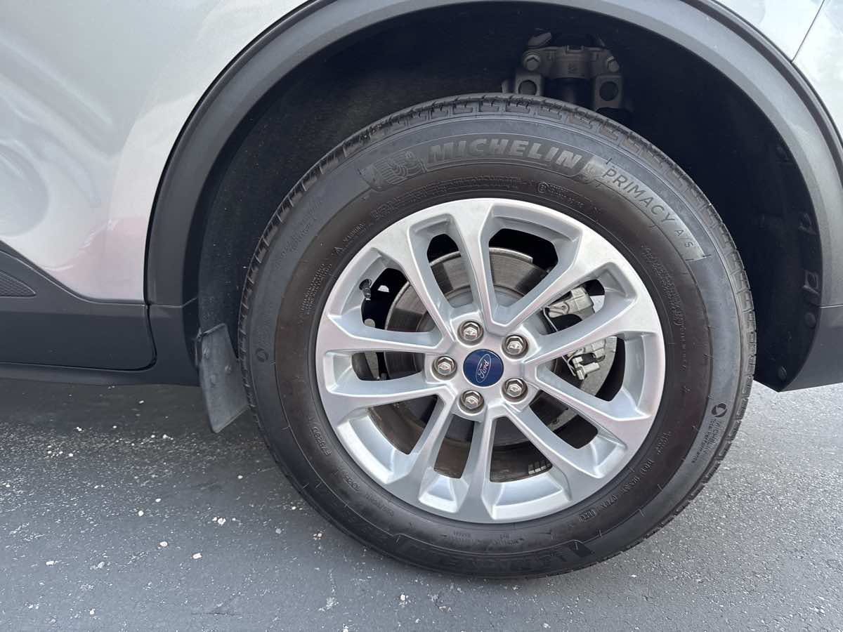 Used 2022 Ford Escape SE FWD image 36