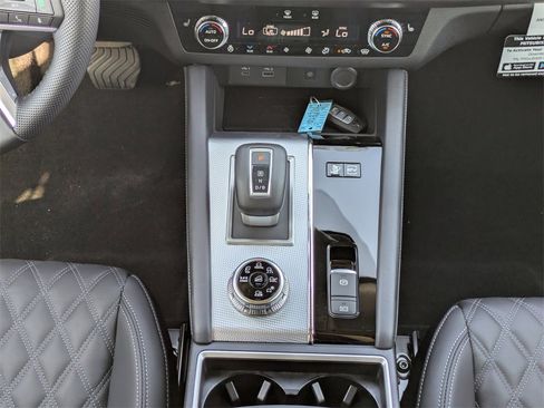 New 2025 Mitsubishi Outlander SEL image 20