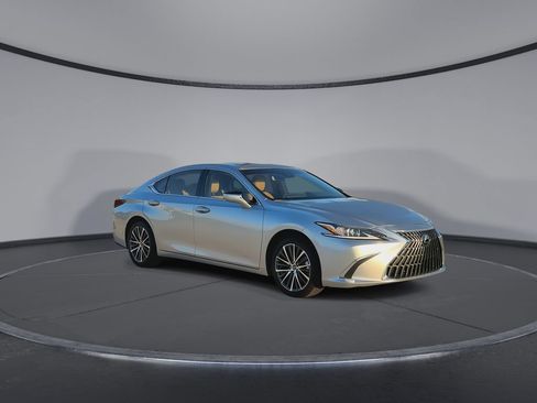 Used 2025 Lexus ES 350 w/ Premium Package FWD image 2