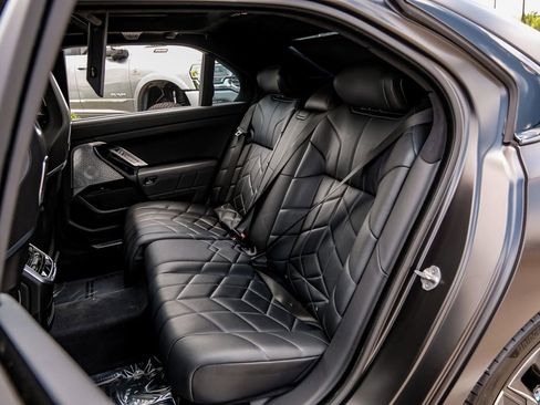 Used 2024 BMW 760i xDrive AWD/4WD image 50