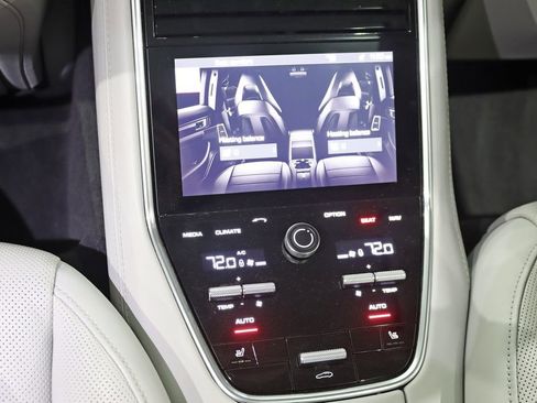 Used 2018 Porsche Panamera Turbo image 24