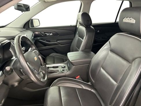 Used 2021 Chevrolet Traverse High Country image 12