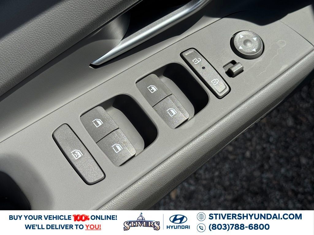 Certified 2026 Hyundai Elantra SE FWD image 24