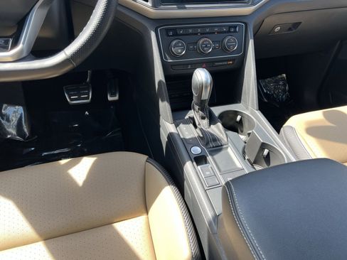 Used 2021 Volkswagen Atlas Cross Sport SE FWD image 22