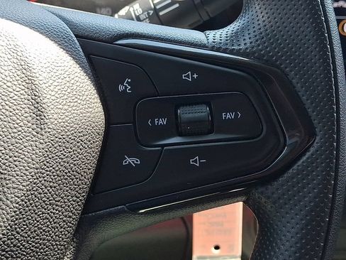 Used 2024 Chevrolet Trax LS w/ LS Convenience Package FWD image 24