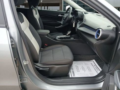 Used 2025 Chevrolet Trax LS FWD image 15