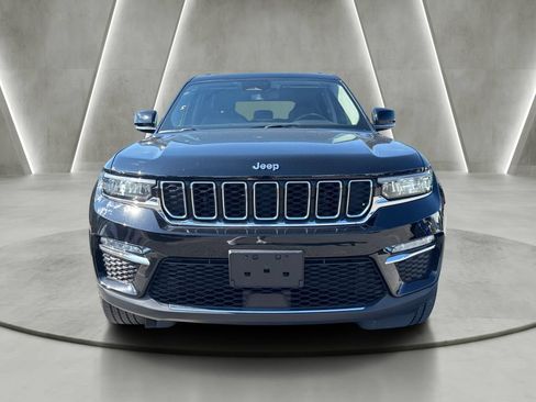 Used 2023 Jeep Grand Cherokee Limited AWD/4WD image 2