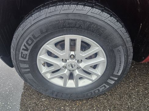 Used 2016 Nissan Frontier SV image 18