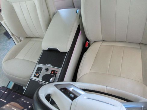 Used 2023 Land Rover Range Rover SE AWD/4WD image 14