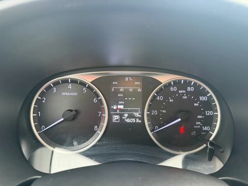 Used 2018 Nissan Kicks S FWD image 19