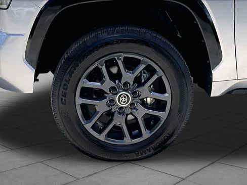 Used 2022 Toyota Tundra Platinum w/ Advanced Package RWD image 11