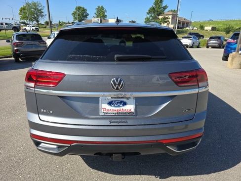 Used 2023 Volkswagen Atlas Cross Sport SE w/ Panoramic Sunroof Package AWD/4WD image 4
