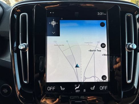 Used 2019 Volvo XC40 T5 Momentum image 26