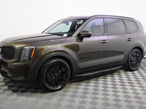 Used 2021 Kia Telluride SX w/ SX Prestige Package AWD/4WD image 2