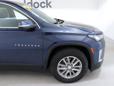 Used 2023 Chevrolet Traverse LT image 10
