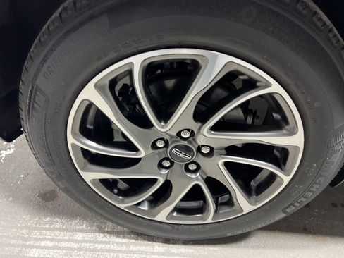 Used 2022 Lincoln Corsair Standard image 33