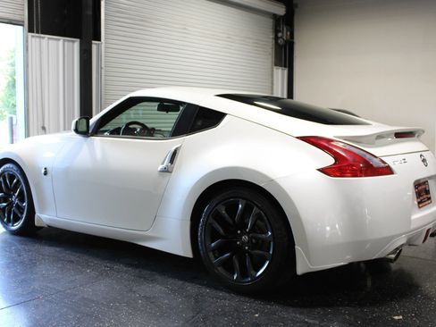 Used 2015 Nissan 370Z Coupe w/ Aerodynamics Package RWD image 6