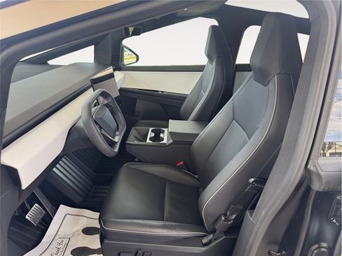 Used 2024 Tesla Cybertruck AWD Crew Cab image 9
