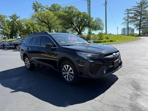 Used 2024 Subaru Outback Premium AWD/4WD image 9