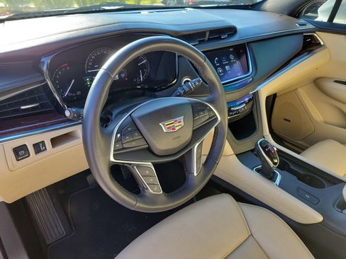 Used 2018 Cadillac XT5 Luxury w/ Driver Awareness Package FWD image 25