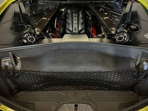 Used 2024 Chevrolet Corvette Stingray Premium Cpe w/ Z51 Performance Package RWD image 32