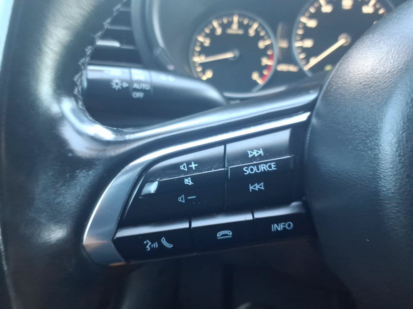 Used 2024 MAZDA MAZDA3 s FWD image 24