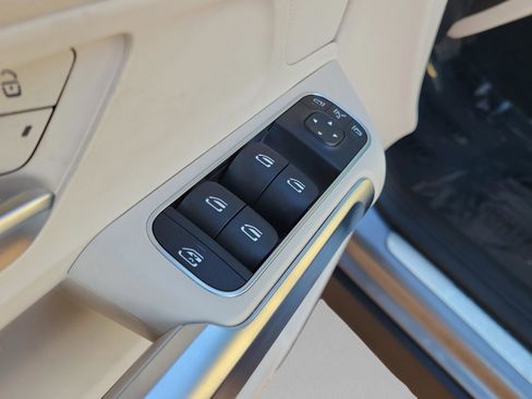 Used 2021 Mercedes-Benz GLB 250 image 20