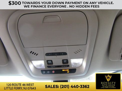 Used 2019 Buick Enclave Essence w/ LPO, Sport Appearance Package image 16