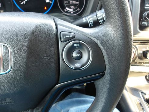 Used 2017 Honda HR-V LX image 16